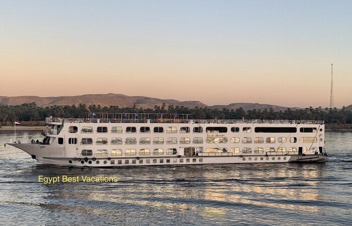 3 Night Aswan Luxor Christmas Nile Cruise Tour