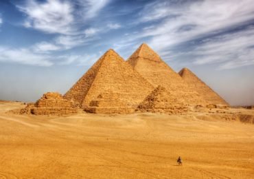 Tour To Giza Pyramids, Sphinx And Saqqara