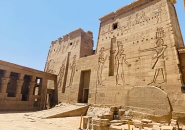 Egypt 4-Day King Khafre Tour From UAE & Arabian Gulf