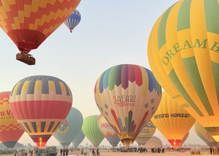 17 Day Egypt Tour Package: Pyramids, Nile, Desert, Red Sea