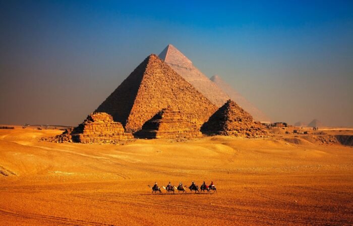 16-Day Egypt Explorer: Pyramids, Dahabiya Cruise, White Desert & Hurghada