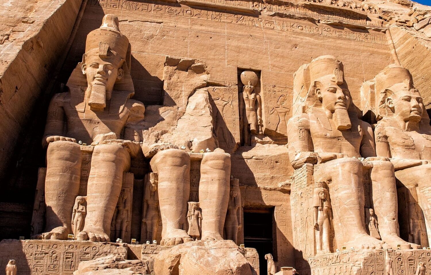 18-Day Egypt Adventure: Pyramids, Dahabiya Cruise & Red Sea