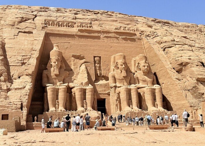 4 Day Egypt Easter Tour: Pyramids, Aswan & Abu Simbel