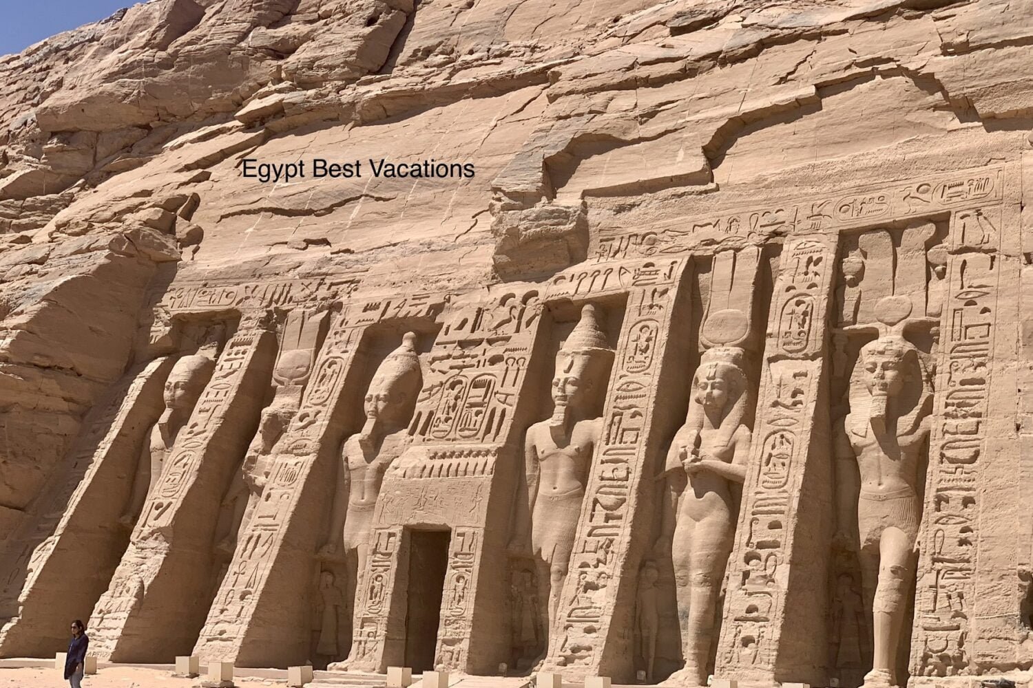 Egypt Easter tour for solo travelers: Pyramids to Abu Simbel (4 days)