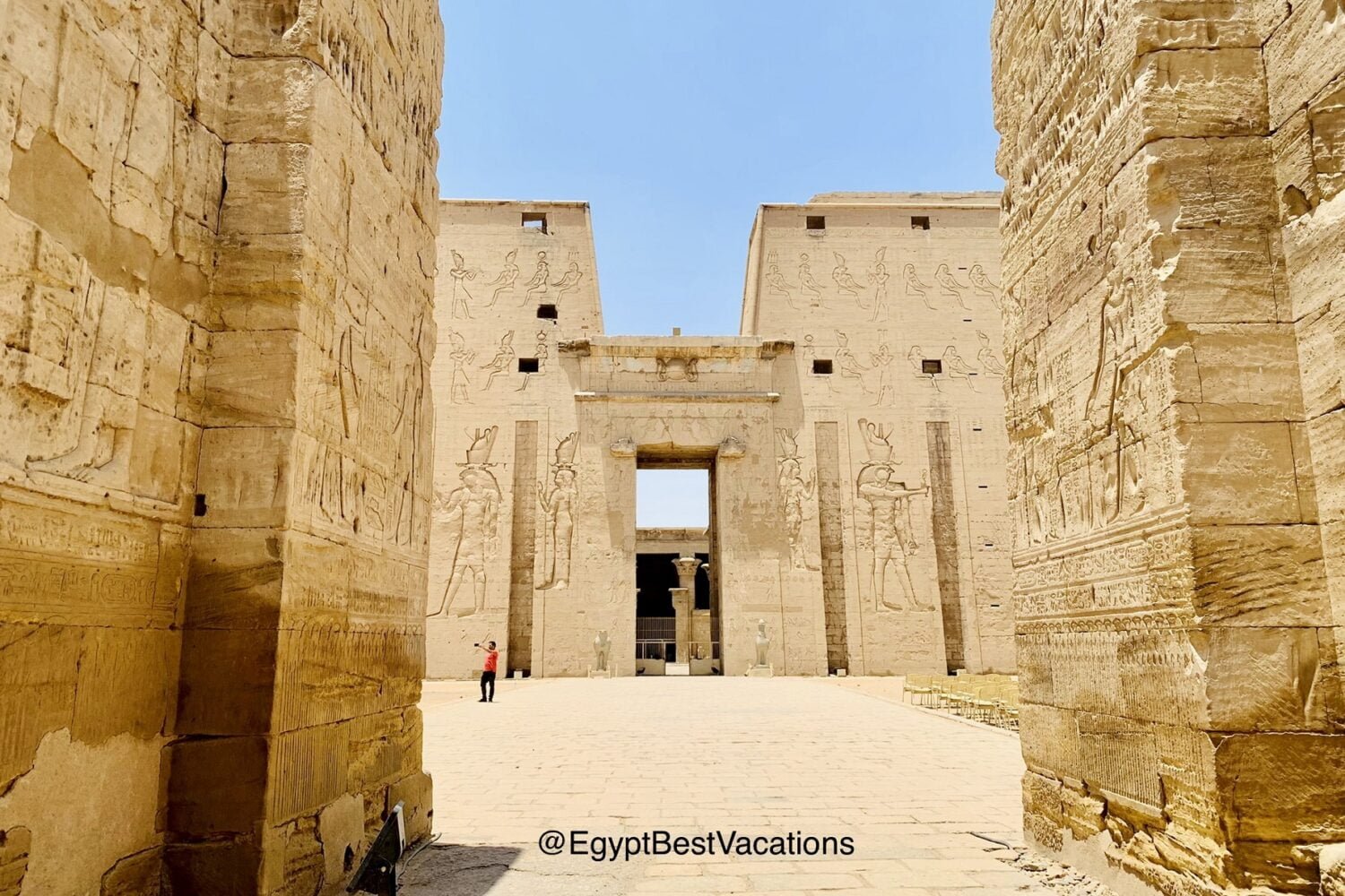 10 Day Egypt Tour with Dahabiya Cruise and Hurghada Stay