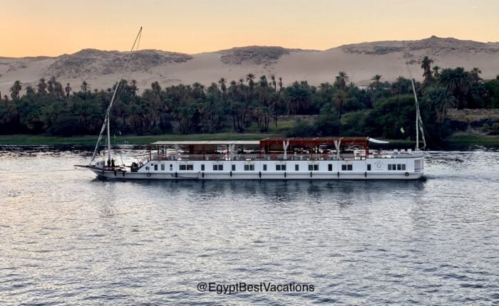 9 Day Tour Cairo & Dahabiya Cruise From Malaysia