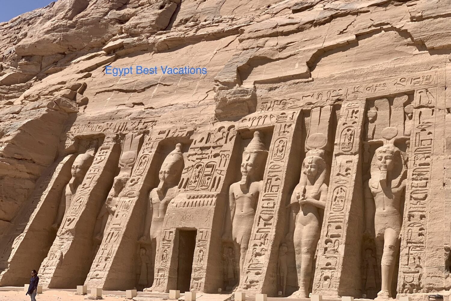 4-Day Luxury Cairo to Abu Simbel Solo Tour