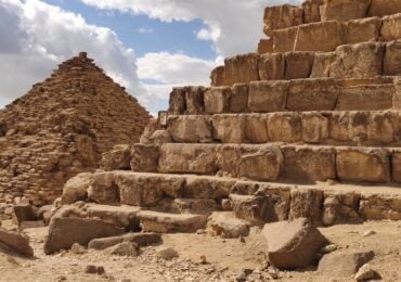 Queens' Pyramids in Giza