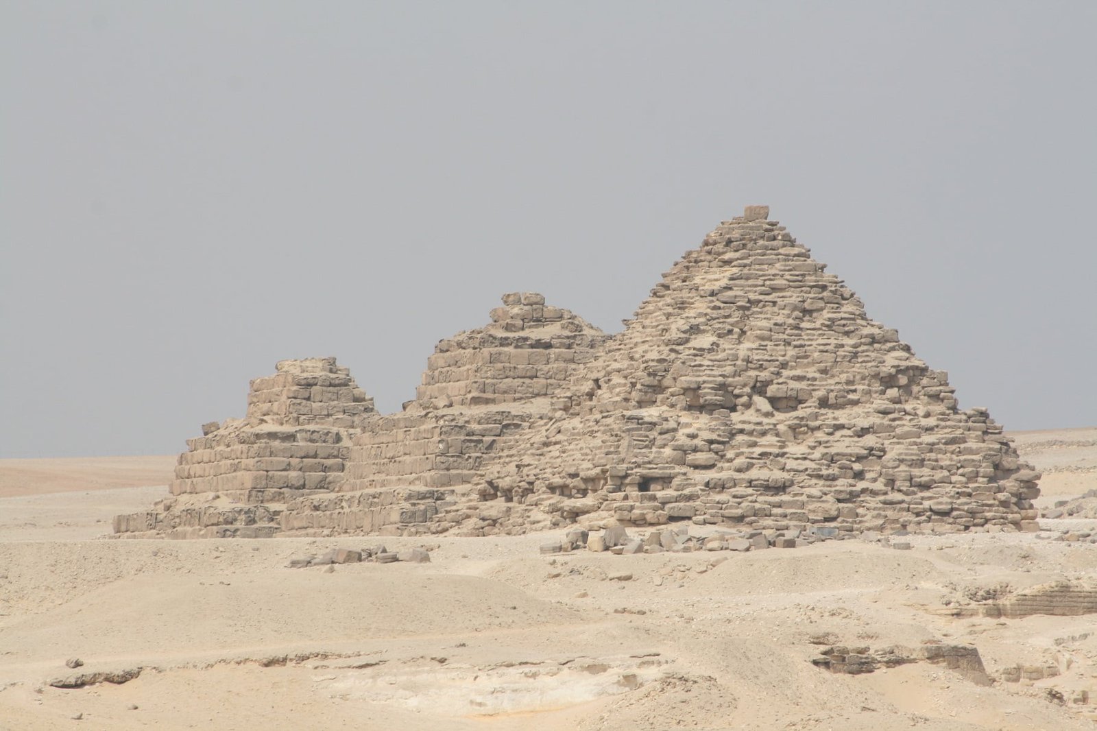 Queens' Pyramids in Giza