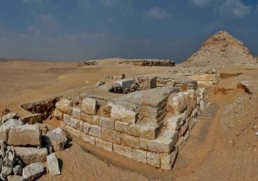 Queens' Pyramids in Giza 