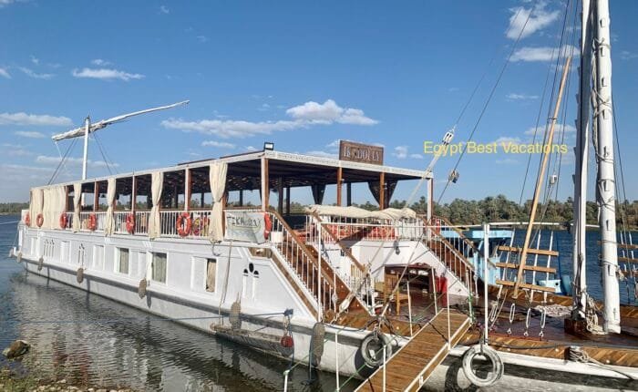 6 Day Luxury Cairo & Dahabiya Cruise Holiday Package