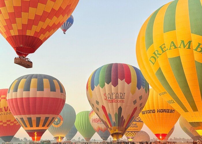 11 Day Egypt Christmas Tour: Pyramids, Nile Cruise and Three Nights on the Red Sea