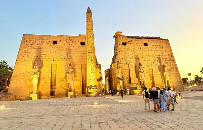 14 Day Egypt Christmas Tour: Pyramids, Alexandria, Nile Cruise and Red Sea