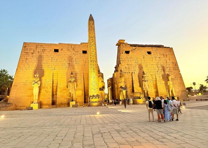 14 Day Egypt Christmas Tour: Pyramids, Alexandria, Nile Cruise and Red Sea
