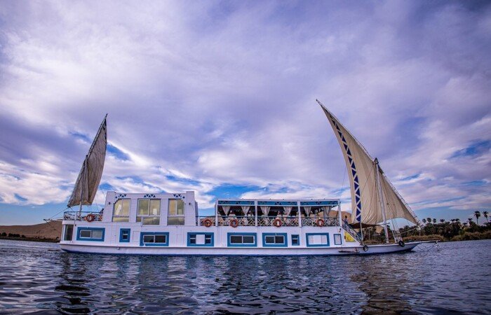 How to Choose the Best Nile Cruise: Dahabiya vs Large Nile Cruise vs Felucca Cruise