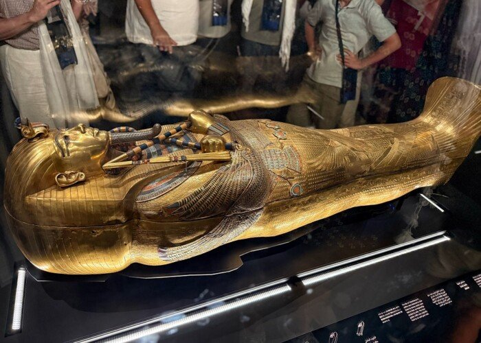 Giza Pyramids & GEM Museum Day Tour from El-Alamein